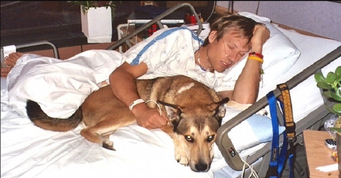 När Ben fick cancer vägrade hans hund att lämna hans sida. Då hunden dog av cancer ville Ben hylla sin vän!